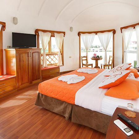 Hotel Mainao 푸에르토아요라 외부 사진